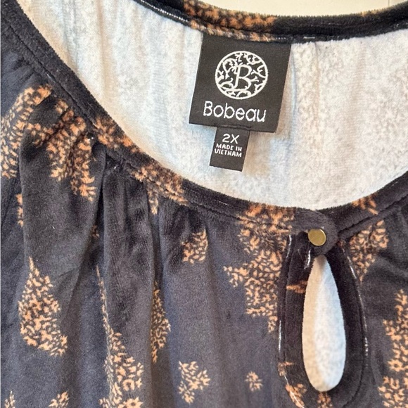 Bobeau 2X Super Soft Long Sleeve Blouse- Black and Gold - Picture 2 of 2